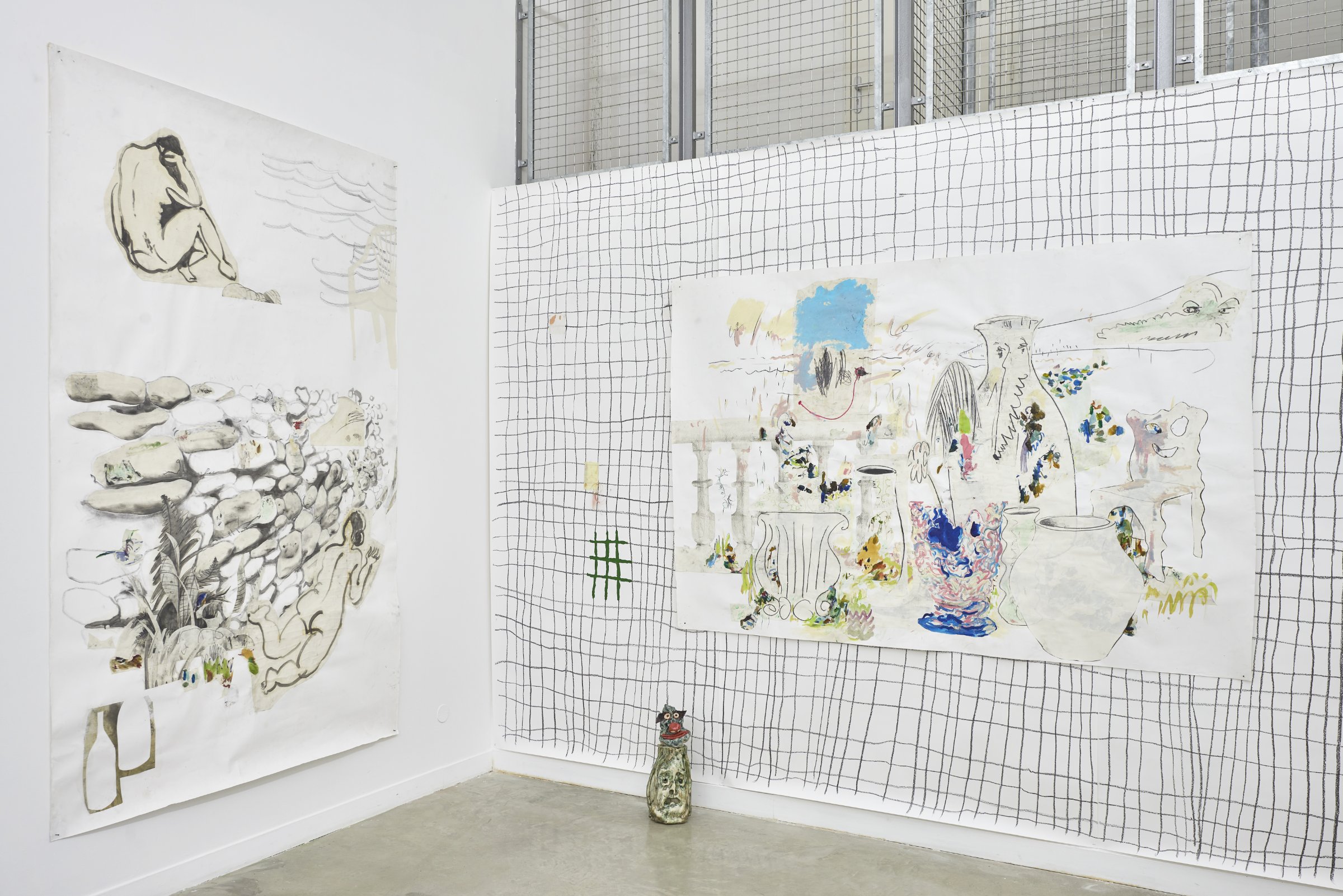 Non loin du pédiluve, 2019 (à gauche) Graphite, aquarelle et collage sur papier, 240 cm x 150 cm Sans titre, 2020 (à droite) Graphite, aquarelle, peinture acrylique et collage sur papier, 230 cm x 150 cm