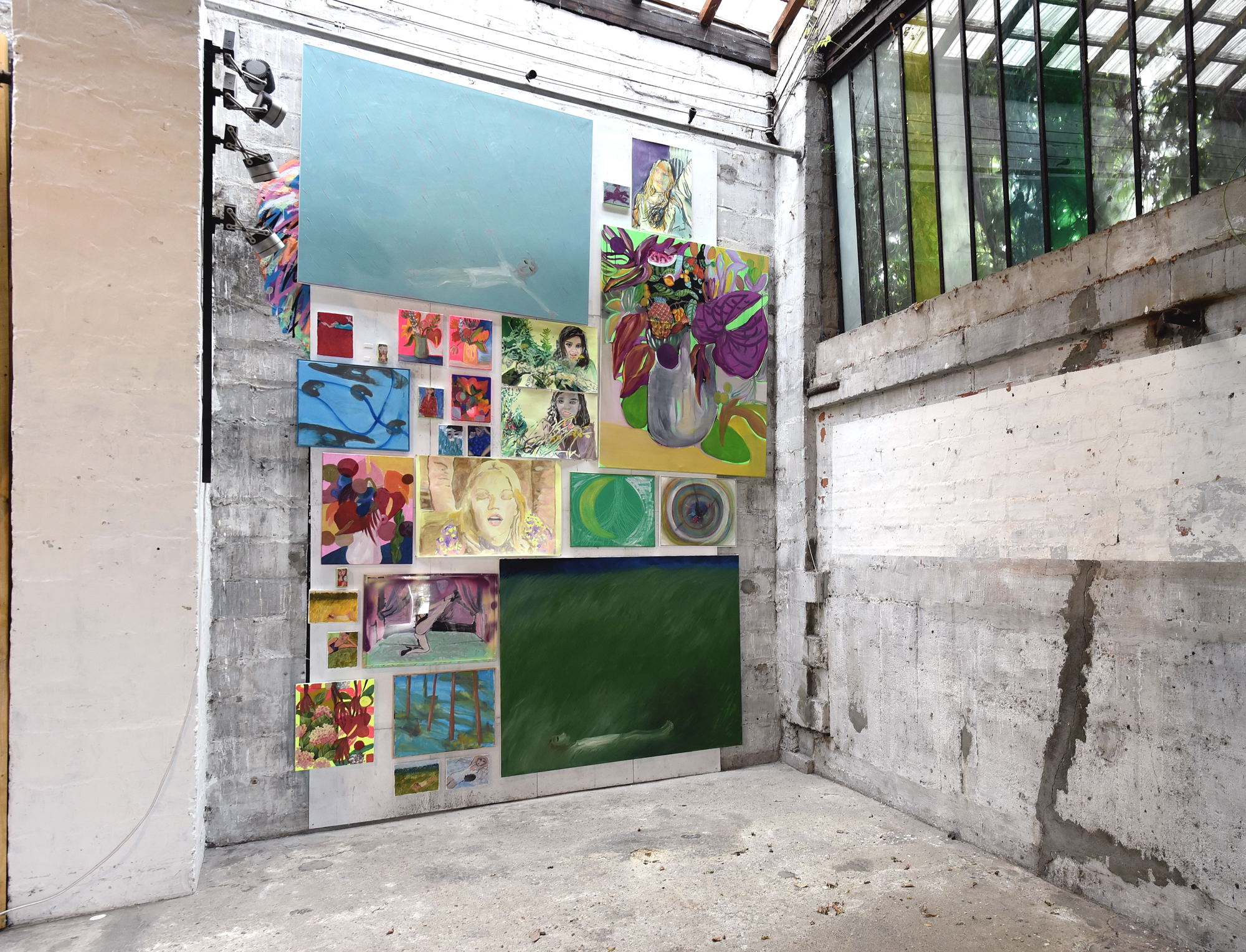 Danaé, 2021 (en haut, à gauche) Huile sur toile, 130 x 160 cm Le chant des herbes, 2021 (en bas, à droite) Huile sur toile, 130 x 160 cm Collection privée