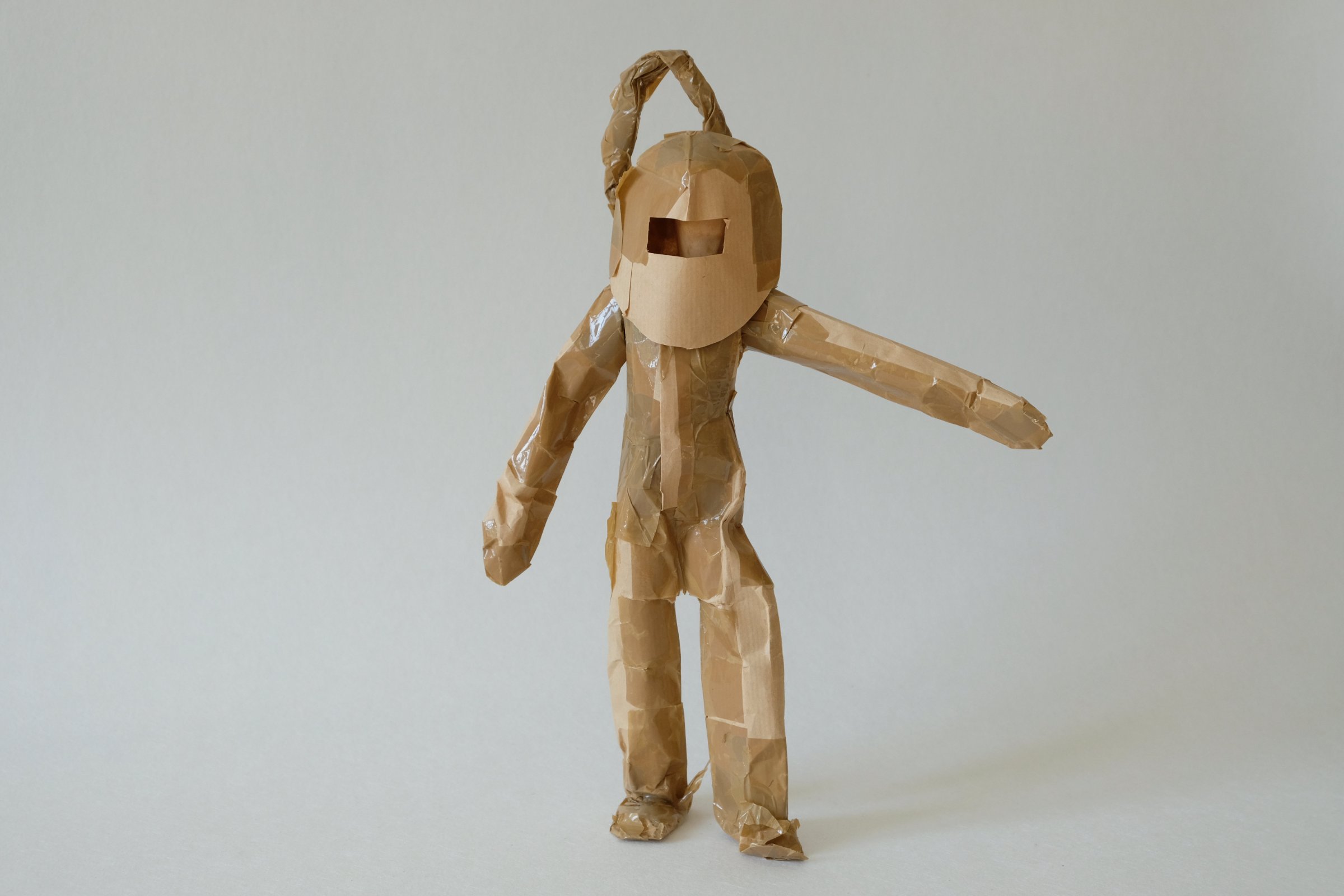 {Scaphandre en papier/maquette}, 2006