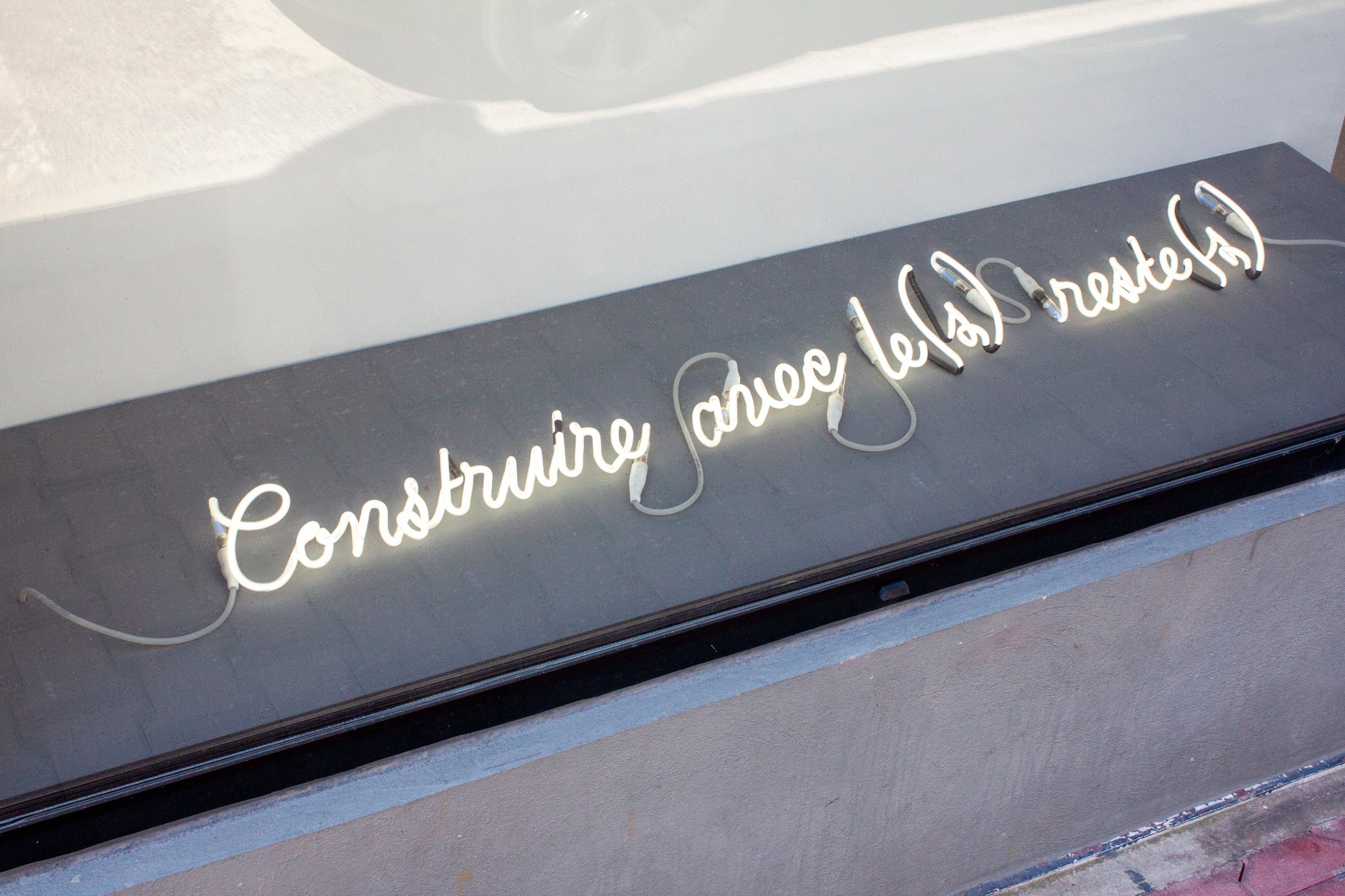 {constuire avec le(s) reste(s)}, 2010