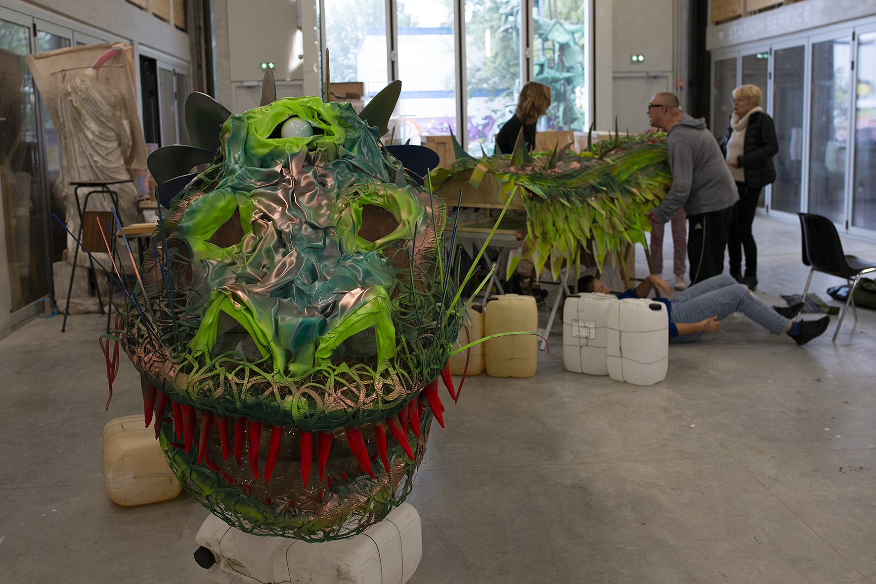 Atelier à La fabrique Pola, Bordeaux, 2021 Avec Jean-François Chaton, Luc Fialon, Chloé Gaget, Laure Erve, Damien Meunier, Steve Do Rosario, Clémence Maïtia, Marion Nouailles, Valérie Morin et Sophie Dalche