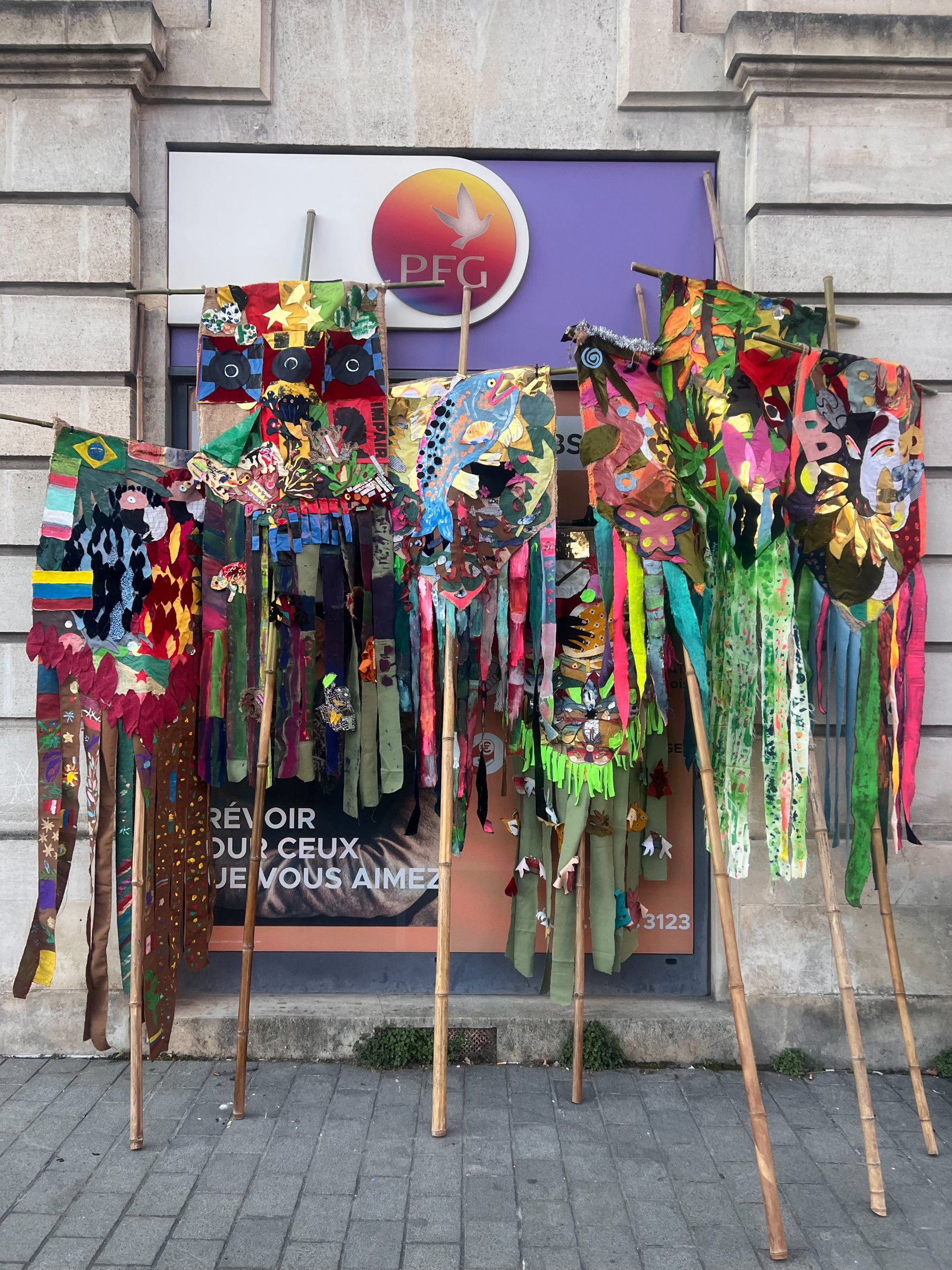 {Les étendards}, 2023