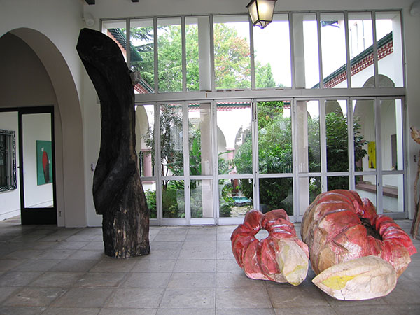 Vues de l'exposition au Centre d'éducation au patrimoine Ospitalea, Irissary, 2006