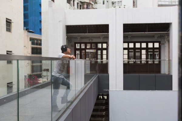 Vue de l'exposition Beyond the Sound au Comix Home Base de Hong Kong, 2015