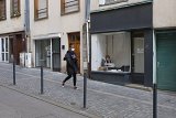 {Insulaire - l'artiste au travail}, 2020